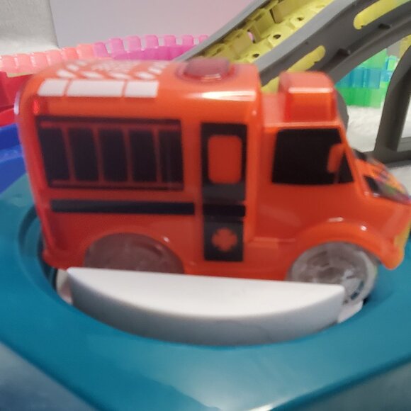 Twister Tracks Neon Glow-In-The-Dark Track 3 Vehicles Fire Truck Police Car - Picture 7 of 11